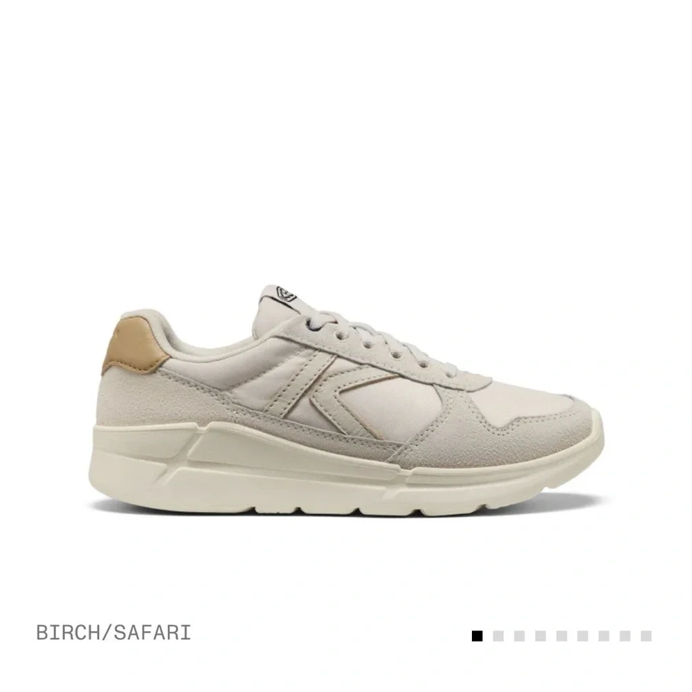 KEEN Women’s KM2 Jogger in Birch/Safari